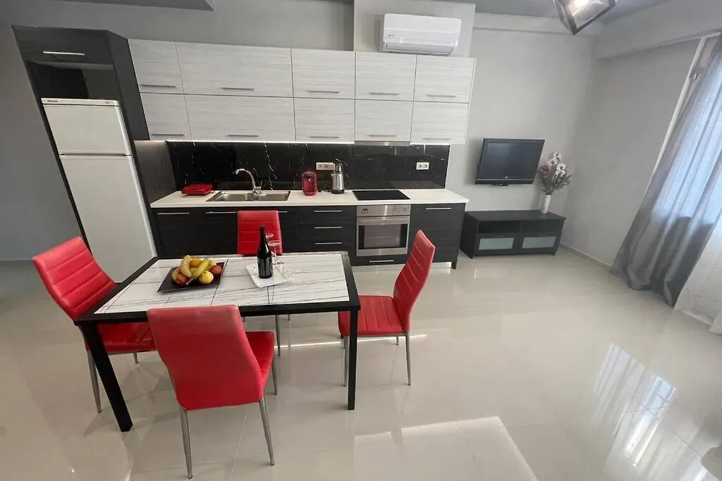 Maxim Deluxe Apartment 0*, Nea Alikarnassos