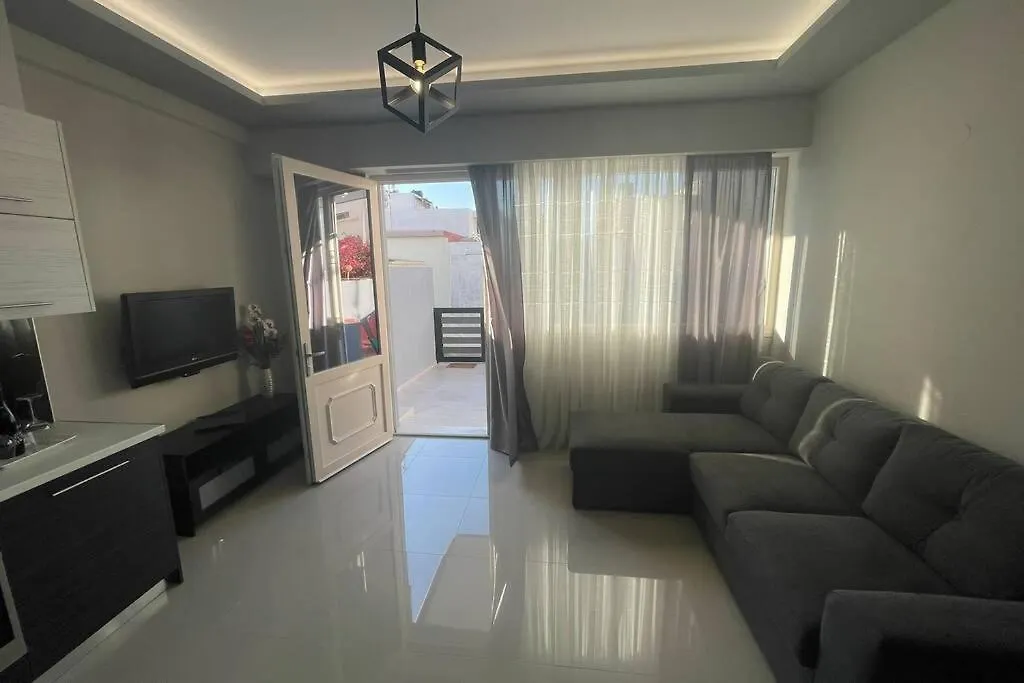 Maxim Deluxe Apartment
