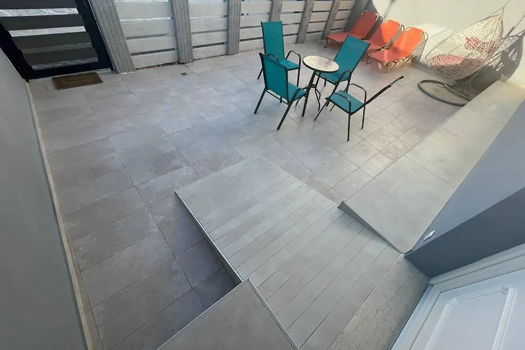 Maxim Deluxe Apartment
